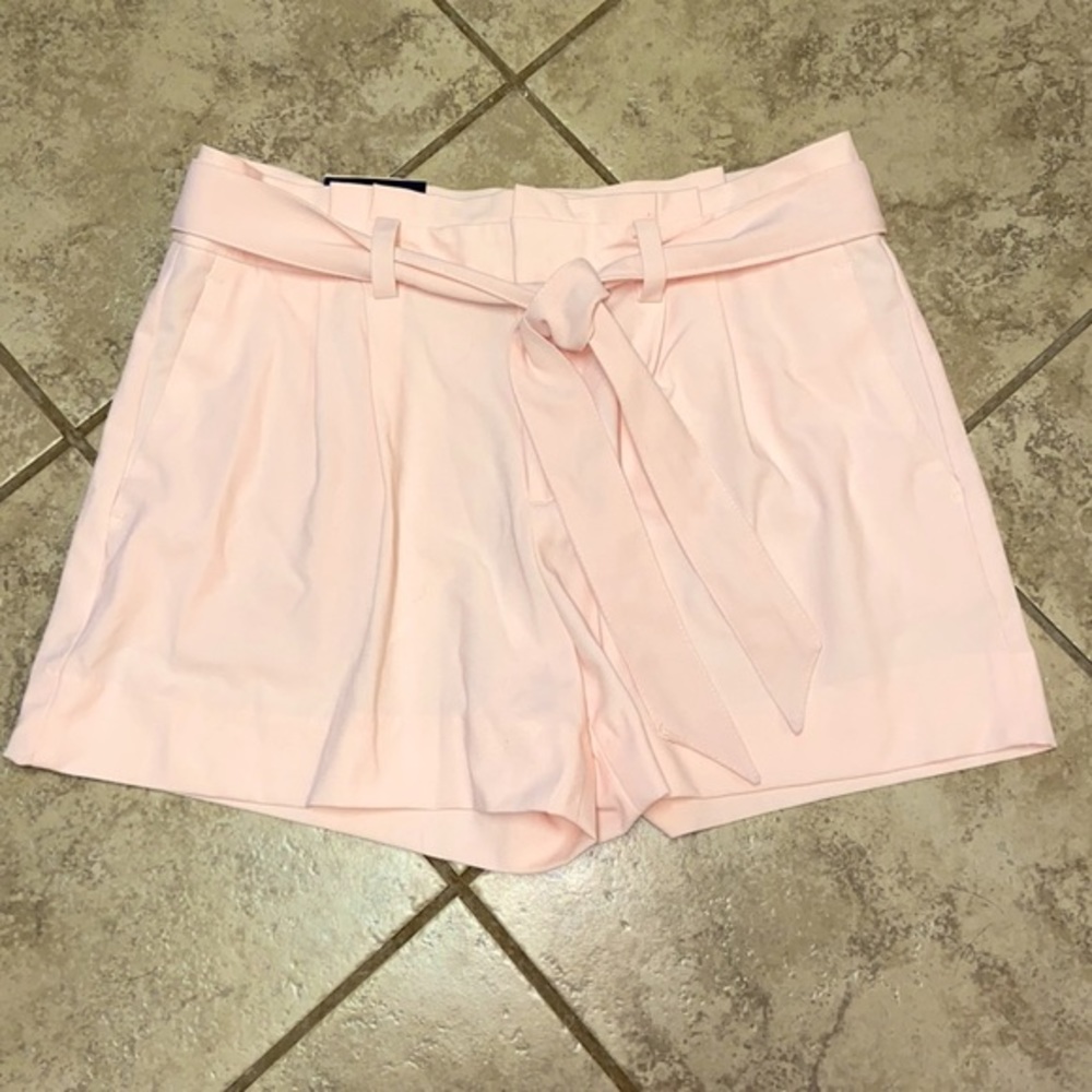 NWT Banana Republic High Waist 4” Shorts w/pleats and Tie Belt Light Pink